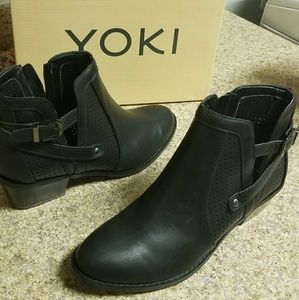 🖤YOKI black booties🖤